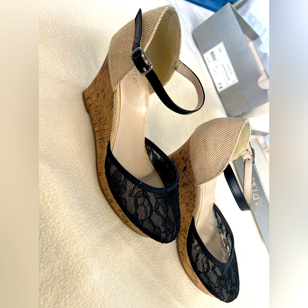 Apt 9 wedges size 7.5